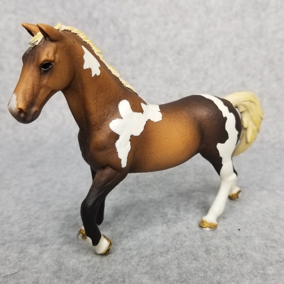 Schleich Farmland Stallion Horse Figurine - Picture 1 of 9